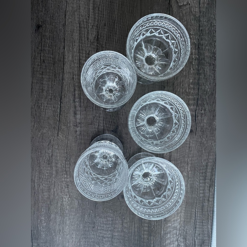 Vintage Elegant Clear Glass Goblet Set - Picture 5 of 16